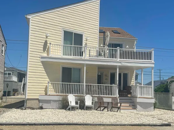 289 40th St S #B, Brigantine, NJ 08203