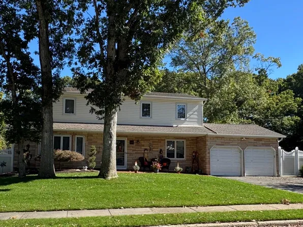 45 Birch Street, Lake Grove, NY 11755