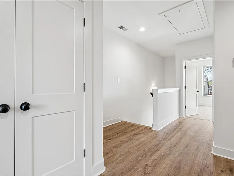 5496 End Village Dr E — Photo 14