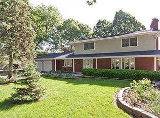2917 Fleur Dr, Des Moines, IA 50321