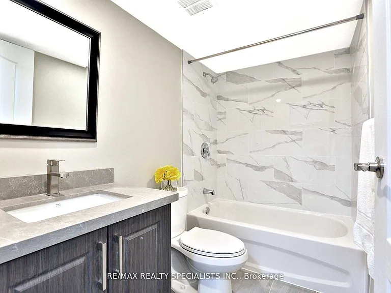 2470 Eglinton Ave W #507 — Photo 9