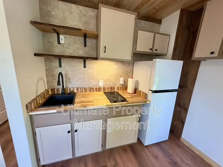 129 Darby St — Photo 6