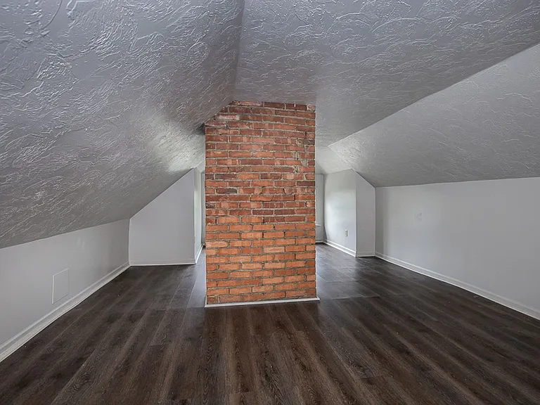 3333 Desota Ave — Photo 4