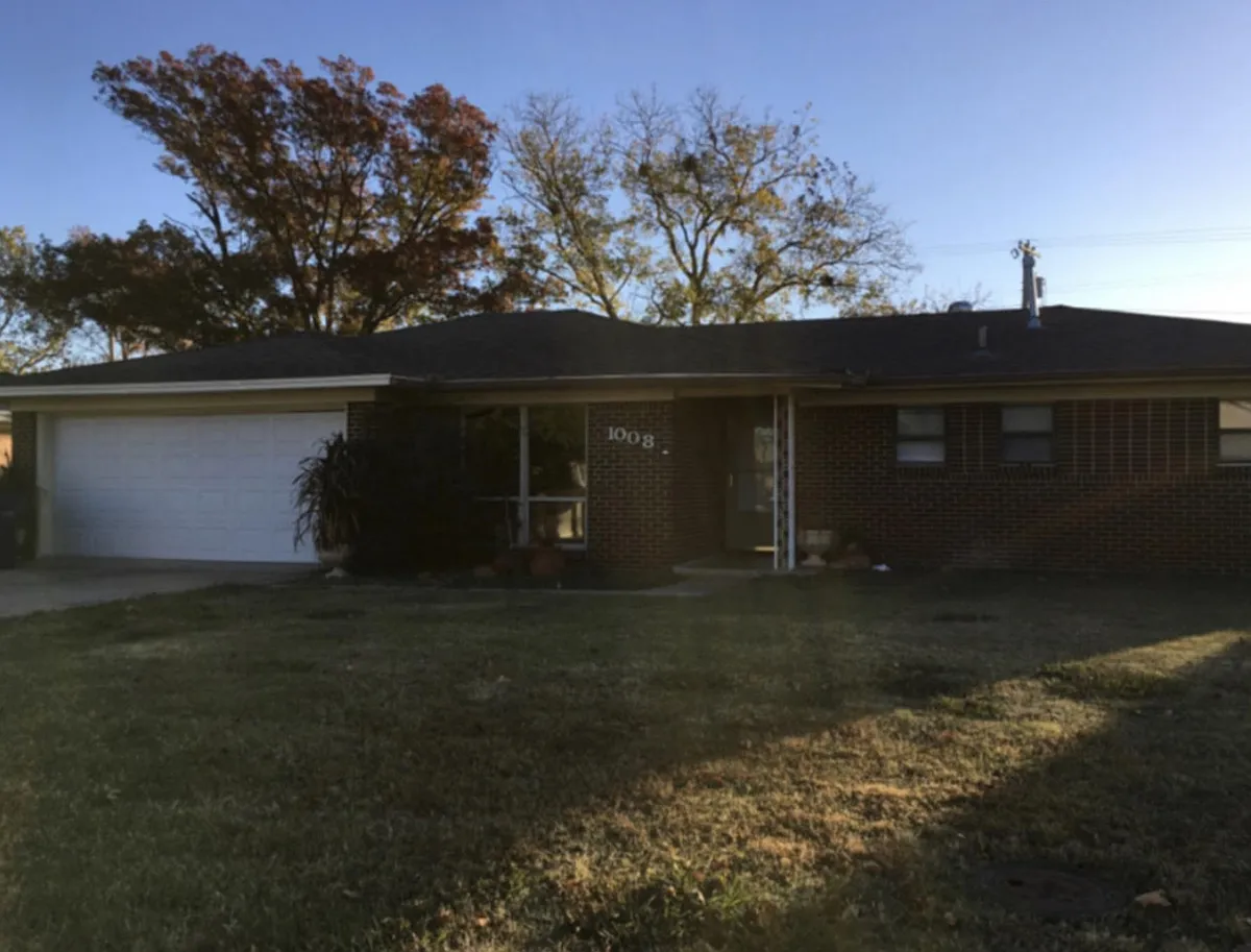 Building Photo - 1008 N Whisenant Dr