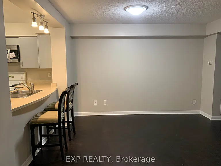 3 Ellesmere St #205 — Photo 10