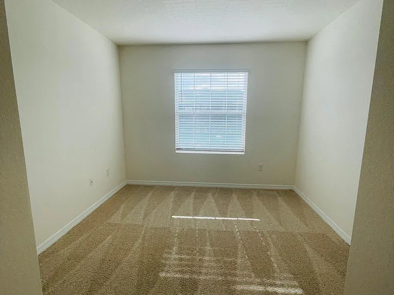 1371 Isleta Loop — Photo 11