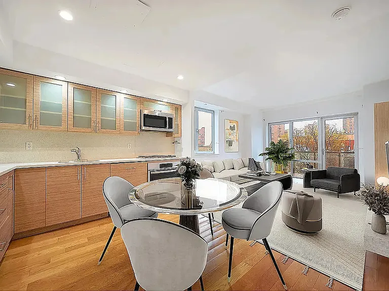 344 E 110th St #2DD — Photo 2