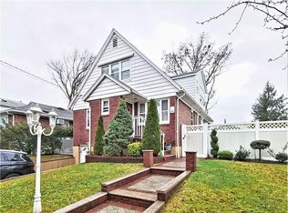 39 Keegans Ln, Staten Island, NY 10308