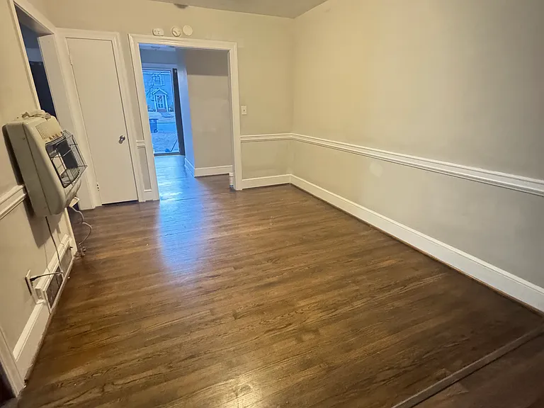628 Eastern Ave — Photo 10