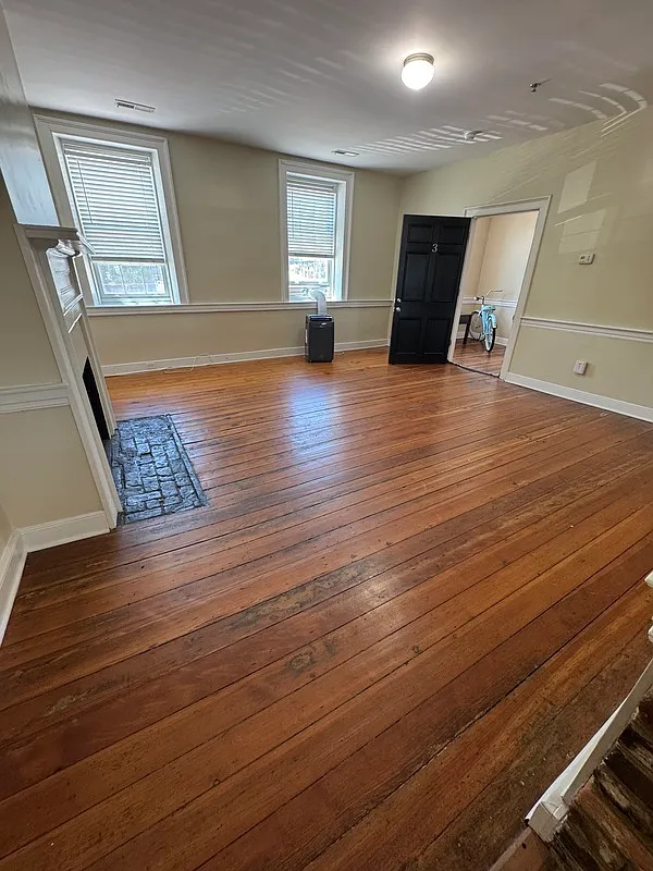 1 bed, 1.0 bath, $995 — Photo 2