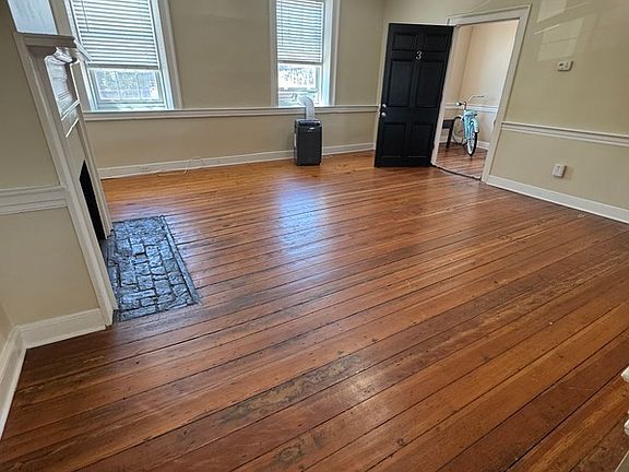 2nd image of 201 E Bank St #4