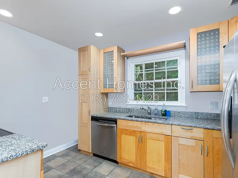 813 31st St S — Photo 12