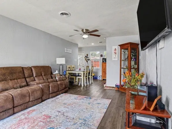 4760 Salem Dr, Mesquite, TX 75150