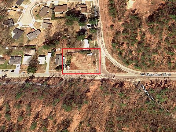 3rd image of 2827 W Sherman Blvd