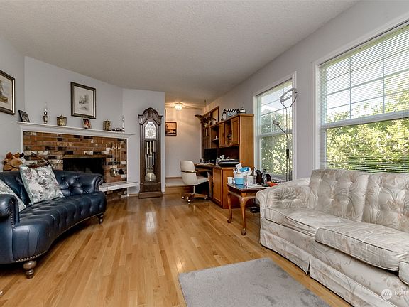 4th image of 6821 92nd Street E
