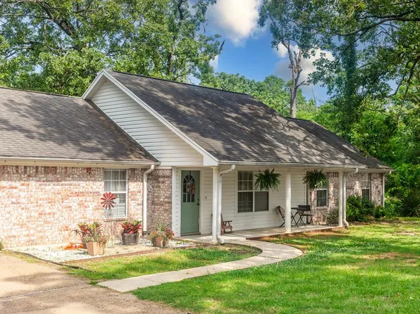 176 Bending Oak, Pollok, TX 75969