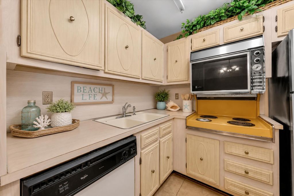 180 Cypress Club Drive #816, photo 7