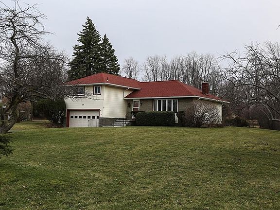 2nd image of 25 Hillbrook Cir