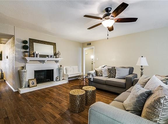 4th image of 15916 Coolwood Dr #2043