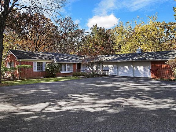 Extra wide driveway perfect for turn-around or ext