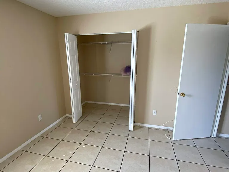 Majors Ln — Photo 3