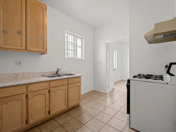 936 Kenmore, 936 S Kenmore Ave #6abd72da5, Los Angeles, CA 90006