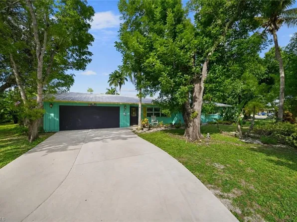8700 Exeter ST, FORT MYERS, FL 33907