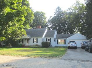 625 Topinabee Rd, Niles, MI 49120