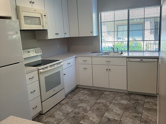 3rd image of 5362 Colony Park Cir