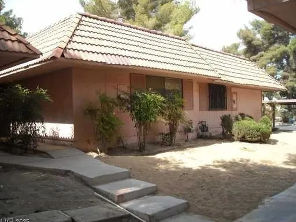 2541 Paradise Village Way, Las Vegas, NV 89120