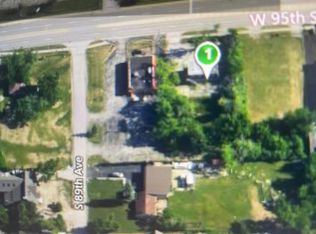 8825 W 95th St, Palos Hills, IL