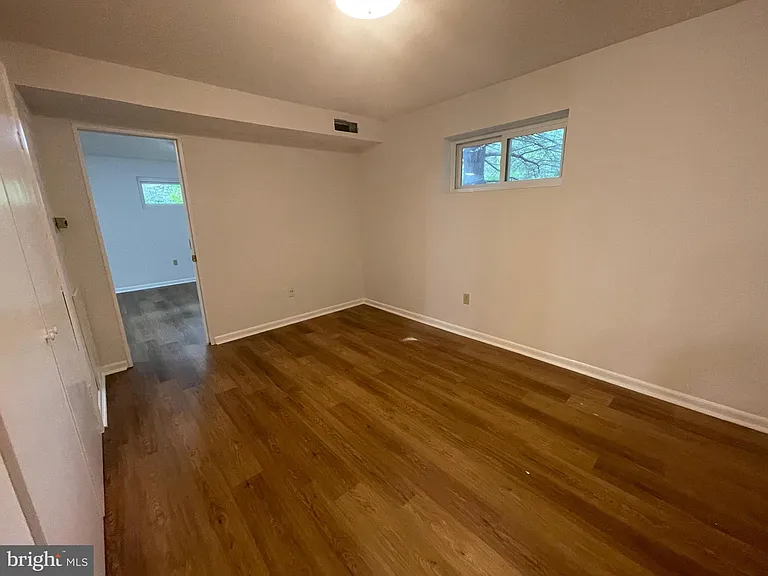 112 Claybrook Dr — Photo 33