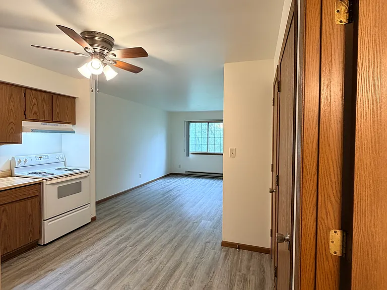 W156N11495 Pilgrim Rd #212 — Photo 1