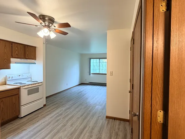 W156N11495 Pilgrim Rd APT 212, Germantown, WI 53022