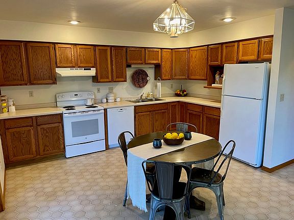 Spacious Kitchen