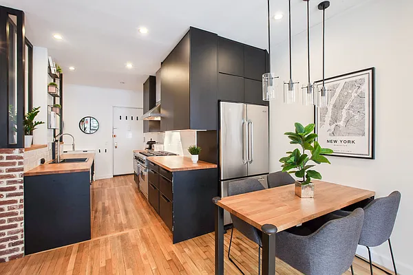 Rented by R New York | media 1