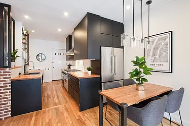 Rented by R New York