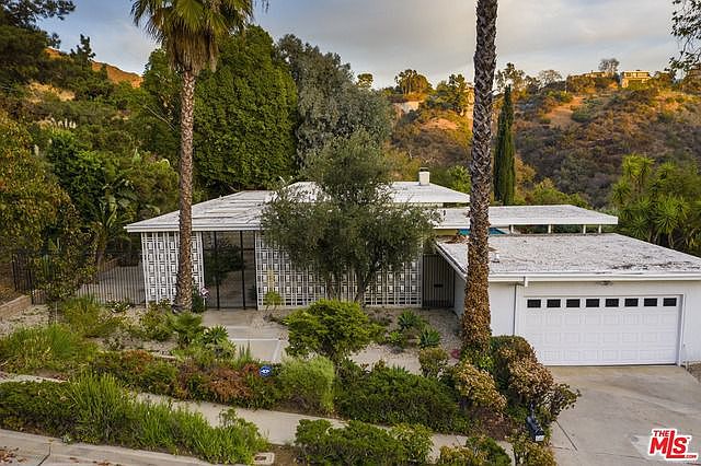1st image of 3248 Canyon Dr