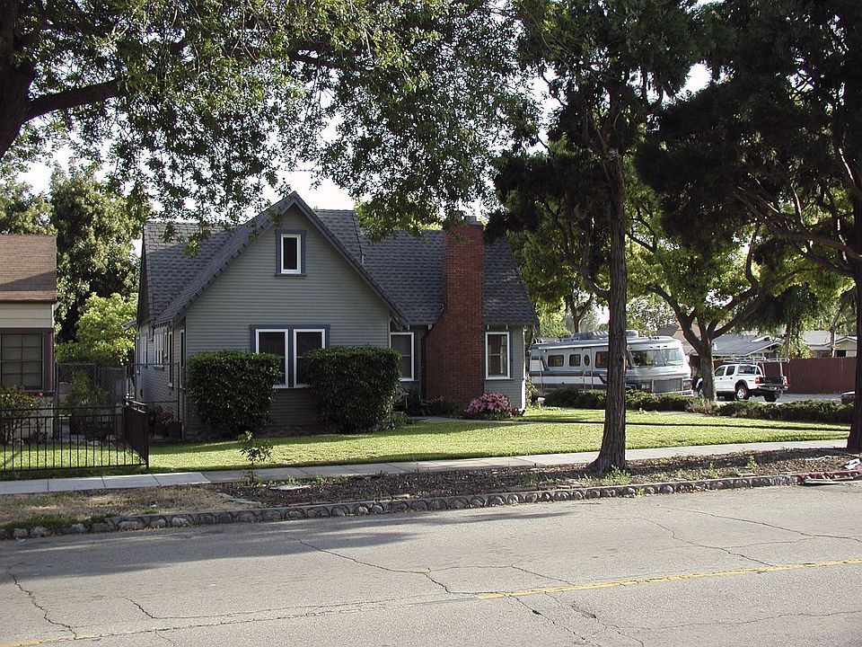 2nd image of 1006 E Arrow Hwy