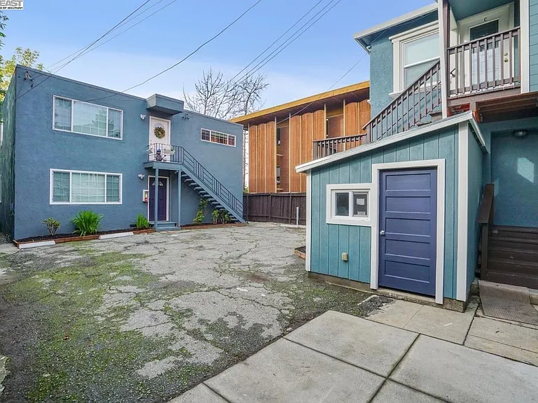 3028 Colby St #D — Photo 15