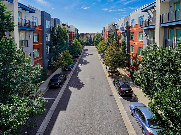 Enjoy the perks of living downtown without giving up the neighborhood appeal