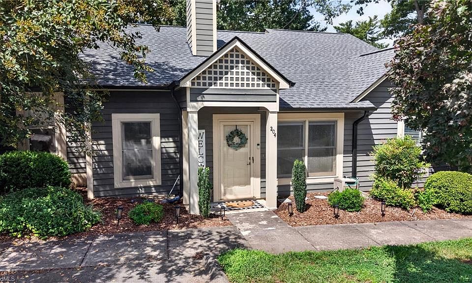 1st image of 204 Tabor View Ln