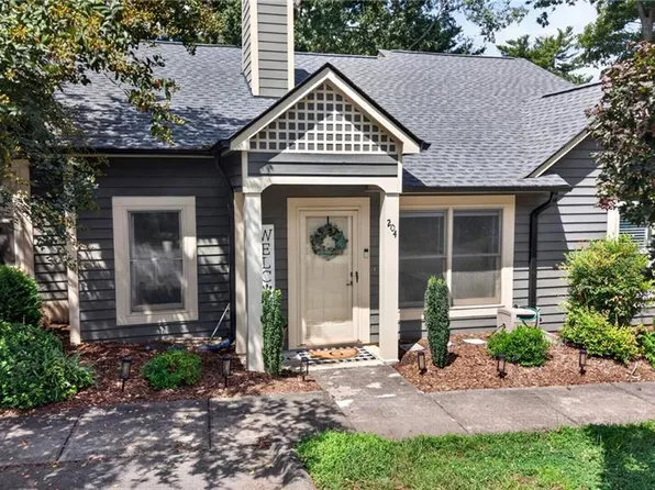 204 Tabor View Ln, Winston Salem, NC 27106