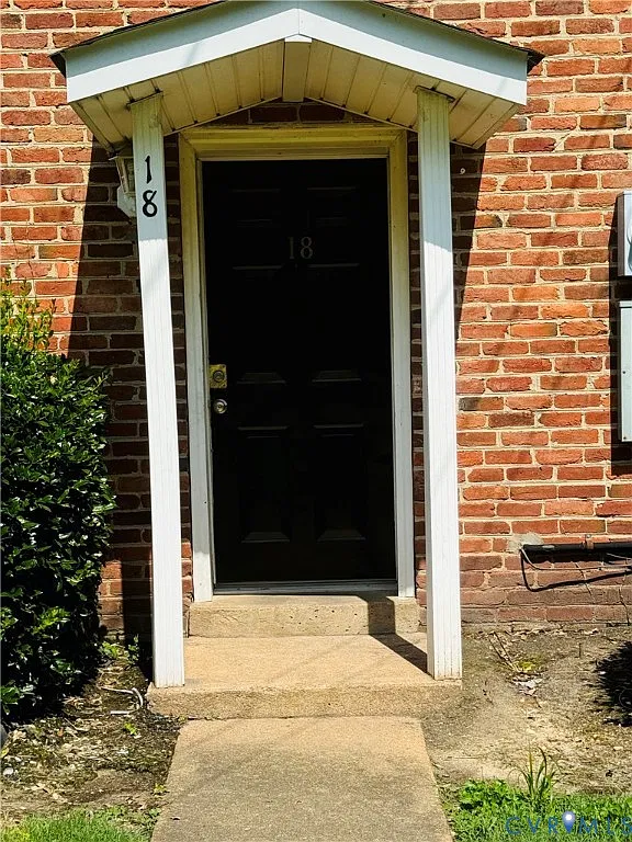 2 bed, 1.0 bath, 822 sqft, $1,450 — Photo 1