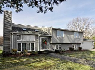 99 Amy Dr, Cranston, RI 02921