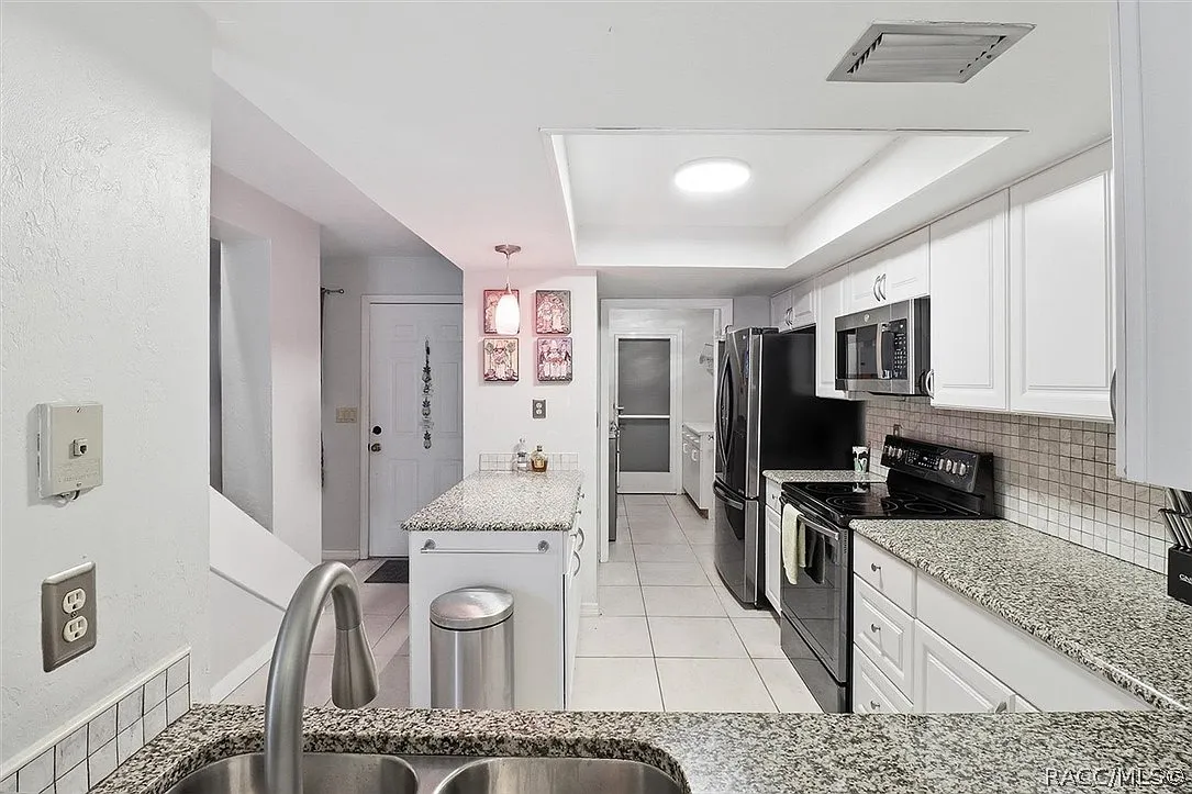 2 bed, 2.5 bath, 1320 sqft, $1,850 — Photo 4