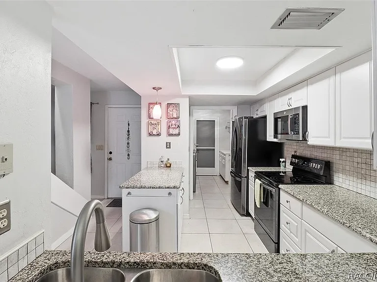 791 E Hartford St #1B — Photo 4