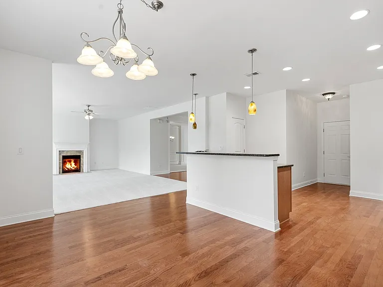 3320 Pebble Ridge Ln — Photo 4