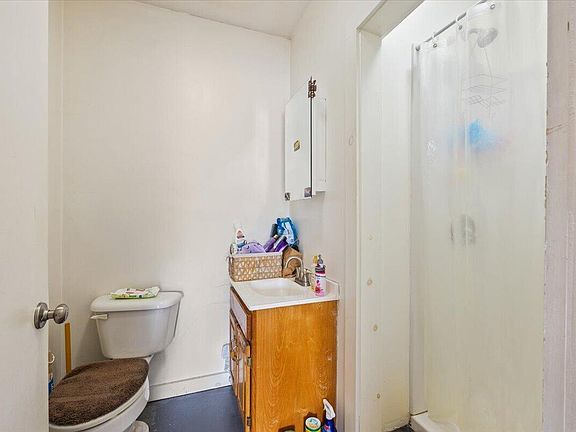 4th image of 8 Emery Corner Road