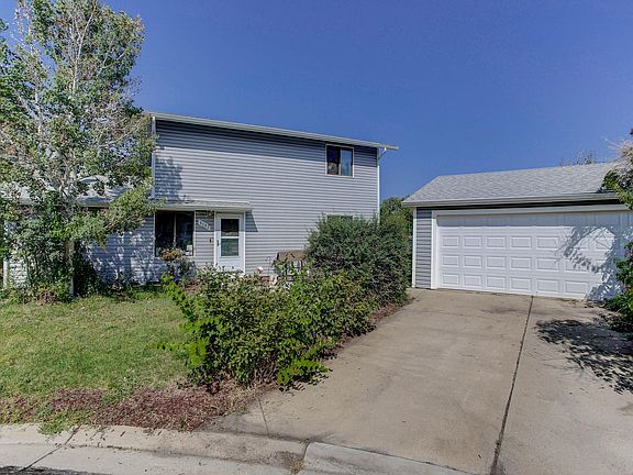 Corner cul-de-sac lot.